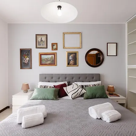 Apartament Sanziana