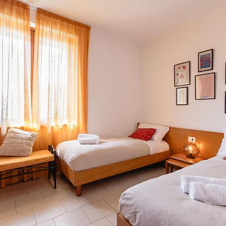 Apartament Sanziana