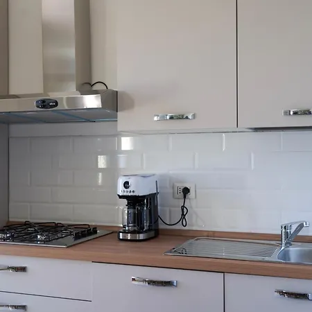 Apartament Sanziana