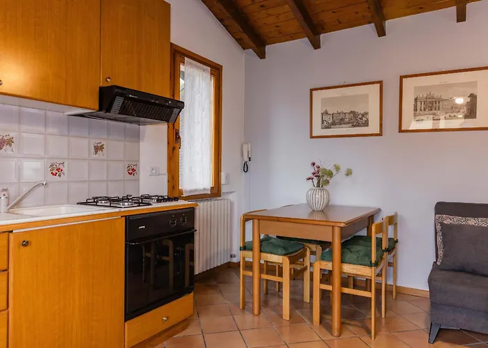 Sanziana Apartament *